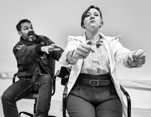 Pièce de théâtre de Lilian Lloyd "De la place pour deux"